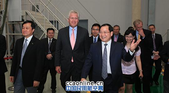 GE董事长兼CEO杰夫·伊梅尔特访问中国商飞