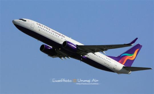 乌鲁木齐航空宣传照 网友直呼“美到没朋友”