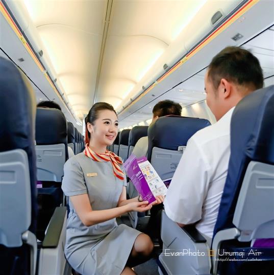 乌鲁木齐航空宣传照 网友直呼“美到没朋友”