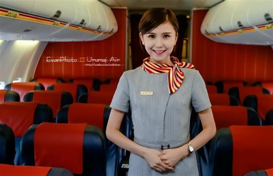 乌鲁木齐航空宣传照 网友直呼“美到没朋友”