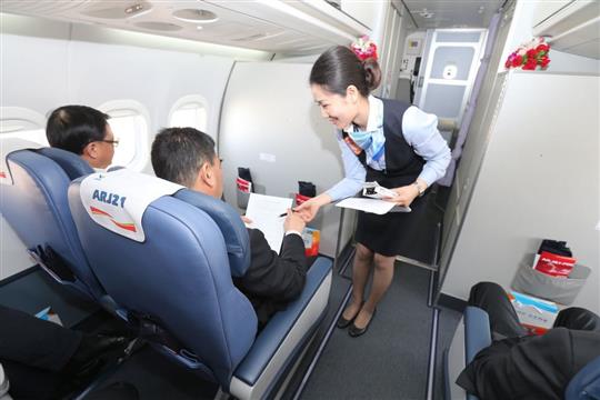 国产ARJ21:带你尝鲜带你飞