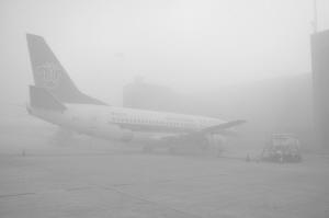 大雾袭蓉 B747成都机场上空盘旋半小时降不下来