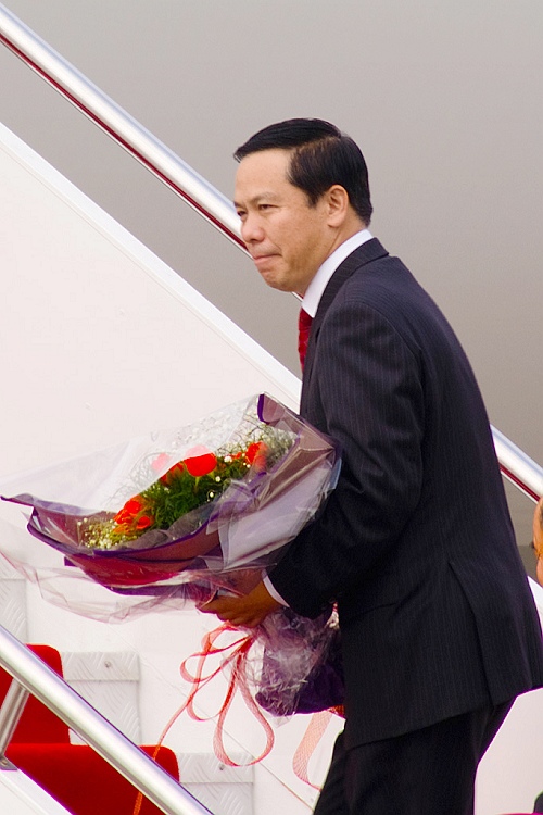 中央宣布对东航集团公司的管理层任免决定