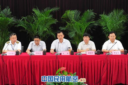 民航飞院党委书记朱勇出席新津分院干部任免大会