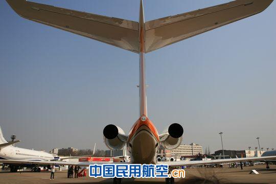 北京航空携大白熊公务机亮相ABACE2012