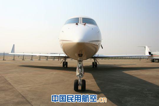 北京航空携大白熊公务机亮相ABACE2012
