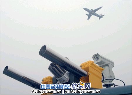 伊宁机场驱鸟工作科学严谨 保障飞行安全