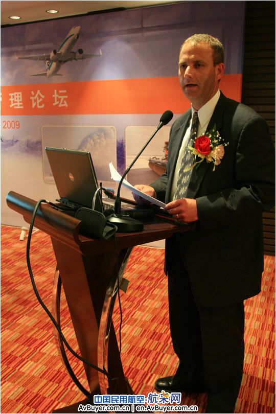 除冰除雪专家Todd Truax发言