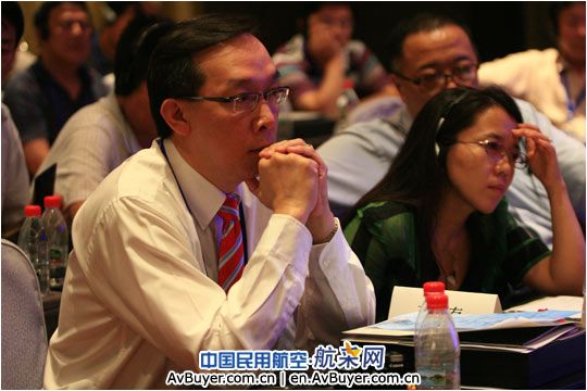 与会代表认真聆听自由讨论环节的精彩发言