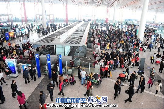 首都机场全力保障暴雪天气民航旅客出行