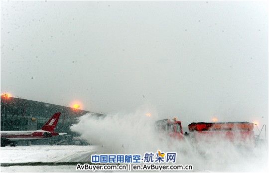 首都机场全力保障暴雪天气民航旅客出行