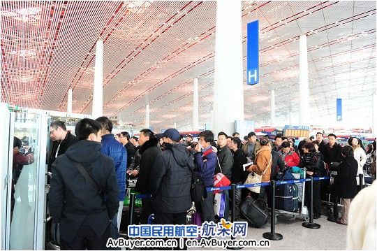 首都机场全力保障暴雪天气民航旅客出行