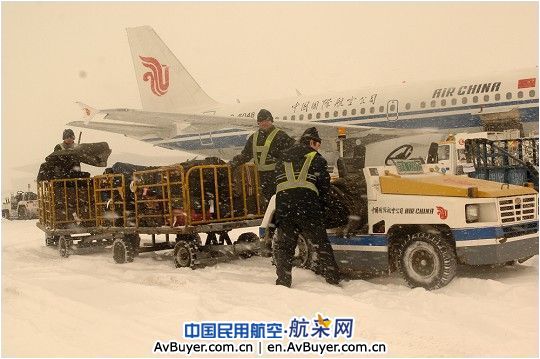 国航全力做好2010年首场大雪航班保障