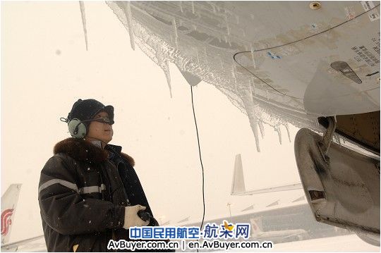 国航全力做好2010年首场大雪航班保障