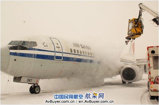 国航全力做好2010年首场大雪航班保障