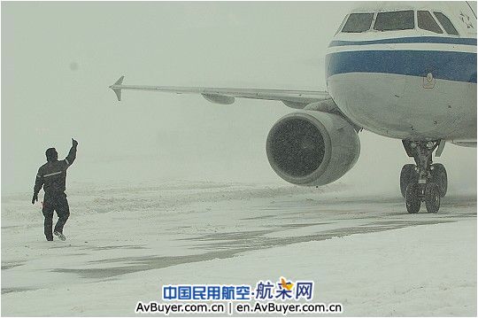 国航全力做好2010年首场大雪航班保障