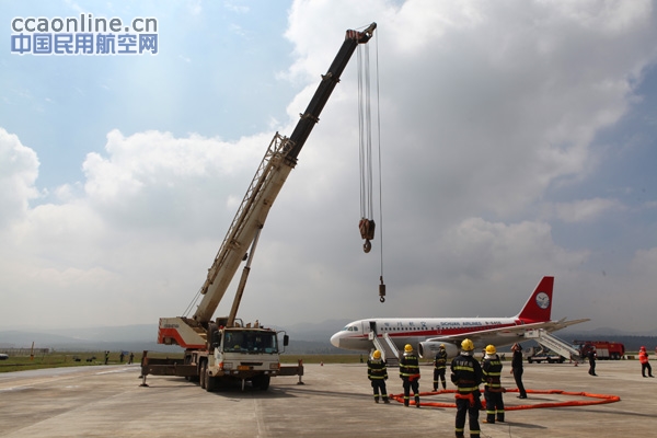 昆明长水国际机场举办2015年应急救援综合演练
