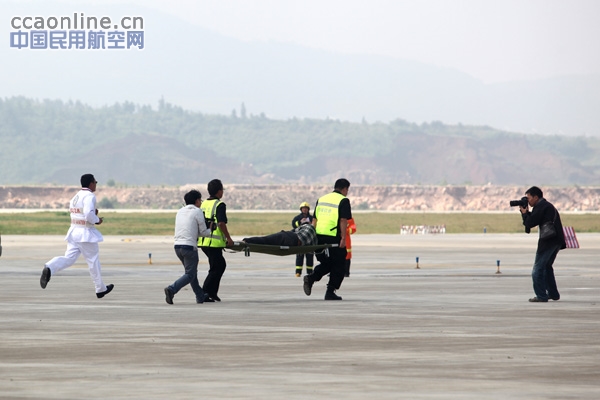 昆明长水国际机场举办2015年应急救援综合演练
