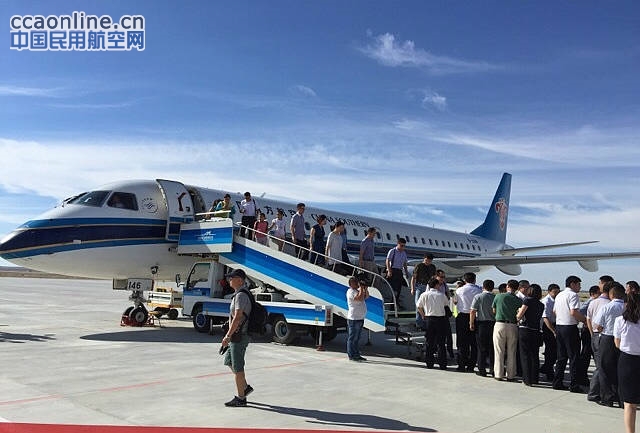 南航首航富蕴机场,在疆运行机场增至17个