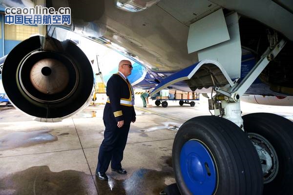 厦航“熊猫”机长Ricky的美妙旅程