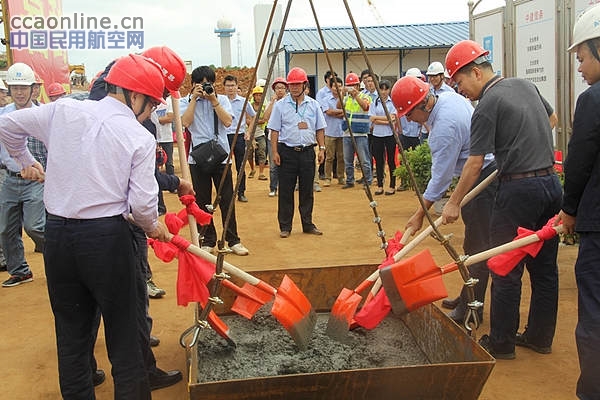 民航湖北空管分局三期空管工程新建塔台封顶