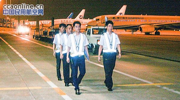 “飞机保安”：每年巡逻2555公里