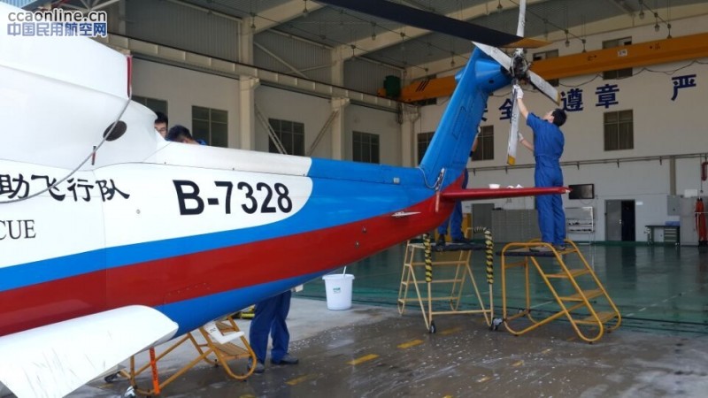 东海第二救助飞行队加强直升机日常维护管理