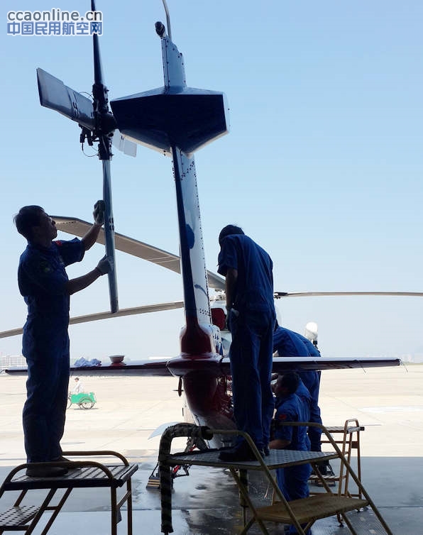 东海第二救助飞行队加强直升机日常维护管理