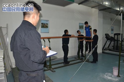 体能测试成男生应聘安全员和乘务员的“分水岭”