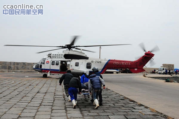 北一飞出动两架直升机搜救东营翻船落海渔民