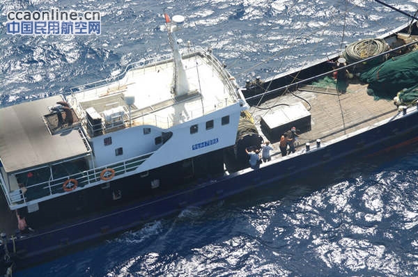 南海第一救助飞行队派直升机救助头部重伤渔民