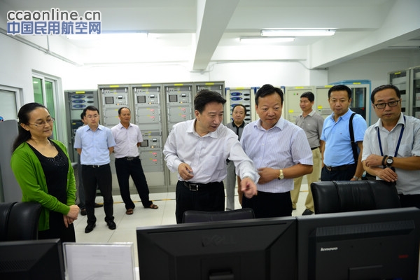 民航纪检组组长梁潮平到三亚空管站调研