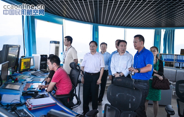 民航纪检组组长梁潮平到三亚空管站调研