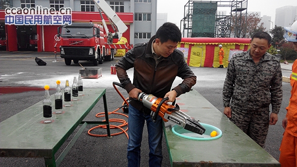 贵州空管分局组织开展“11.9”消防演练