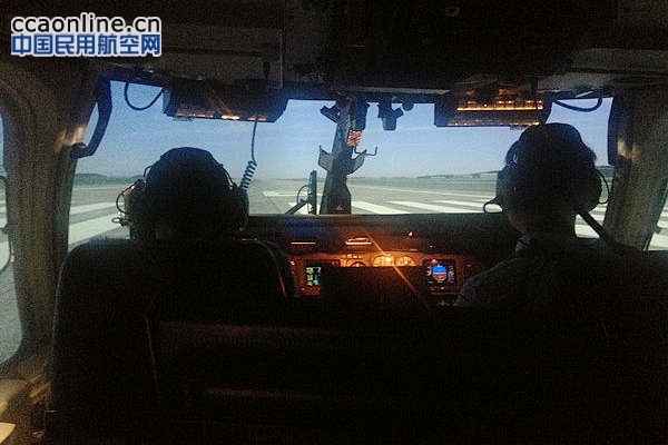 东二飞西科斯基S76飞行员在珠海翔翼完成模拟初训