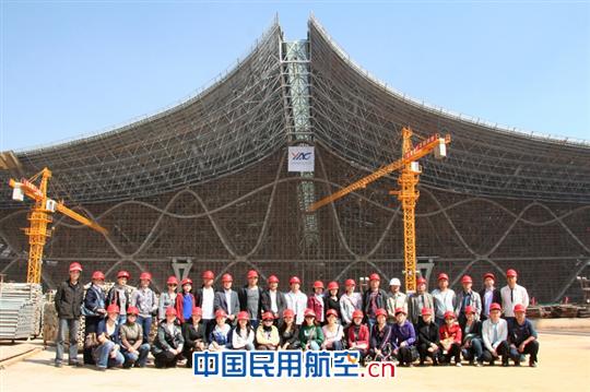 昆明机场机关联合支部组织员工参观昆明新机场