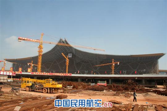 昆明机场机关联合支部组织员工参观昆明新机场