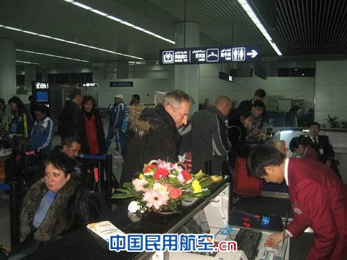 南航新疆分公司亚残旅客保障在子夜拉开序幕