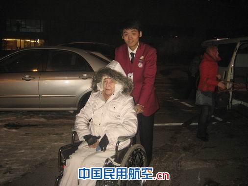 南航新疆分公司亚残旅客保障在子夜拉开序幕