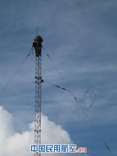 天线改造施工现场 海南空管技保部完成NDB及DVOR设备天线改造