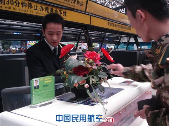 春运期间 云南地服“服务心语”上值机柜台