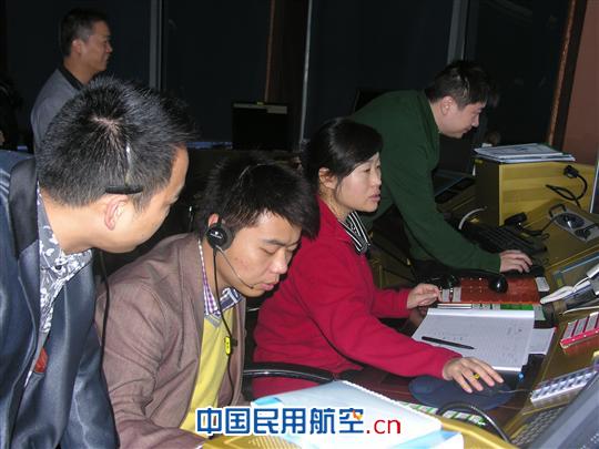 迷雾中的领航人:海南空管分局春节航班保障侧记