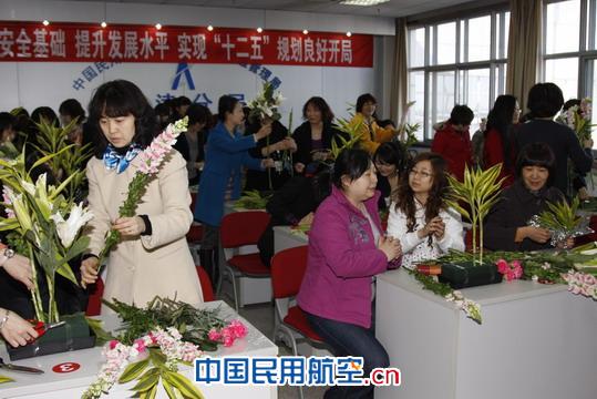 用巧手装点美丽生活   用爱心扮靓和谐家园