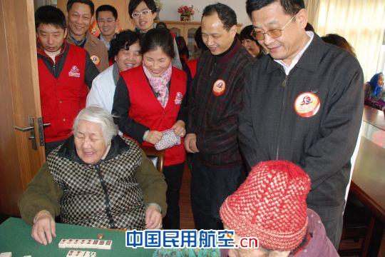 爱心温暖敬老院,真情常驻我心间