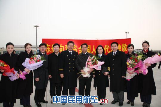 东航山东分公司圆满保障全国驻青人大代表返青