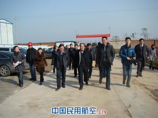 西北空管局工程建设指挥部邀请户县领导观摩工地