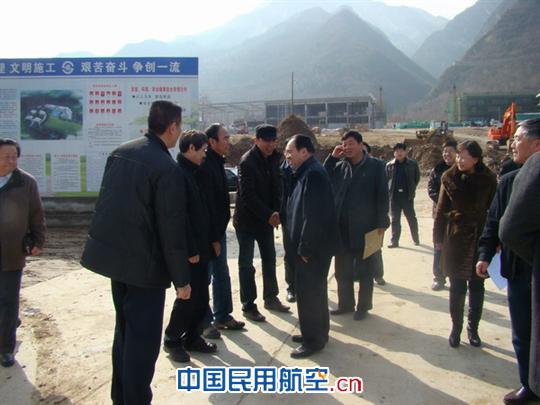 西北空管局工程建设指挥部邀请户县领导观摩工地