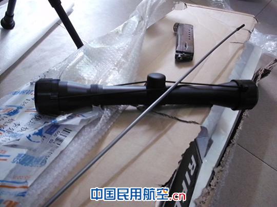 白云机场货站查获高仿M187D手拉狙击枪