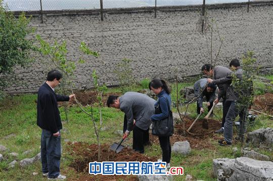 贵州空管分局技术部开展“走进边远台站”活动