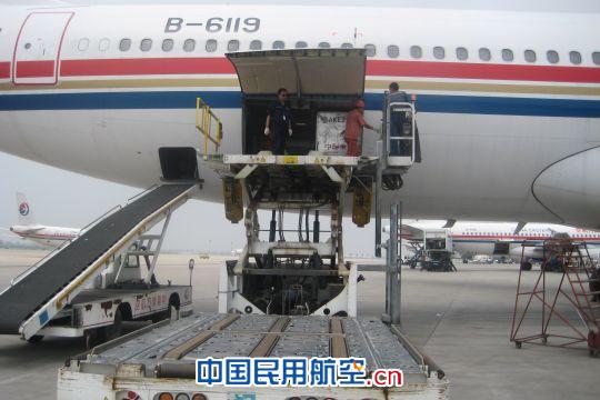 东航西北地面车队特种车辆“换新装”迎世园